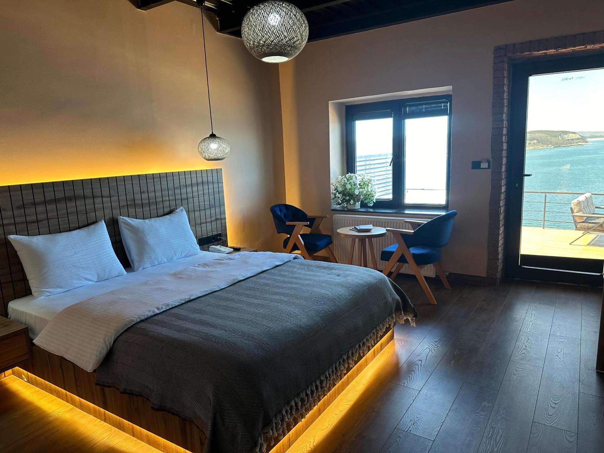 Marina Fener Hotel Istanbul Airport Karaburun  Exteriör bild